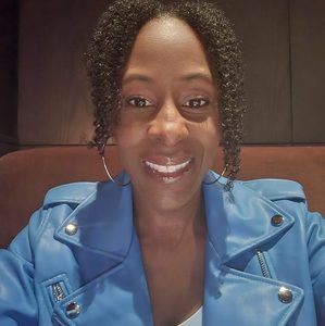 Meet your Posher, Simone